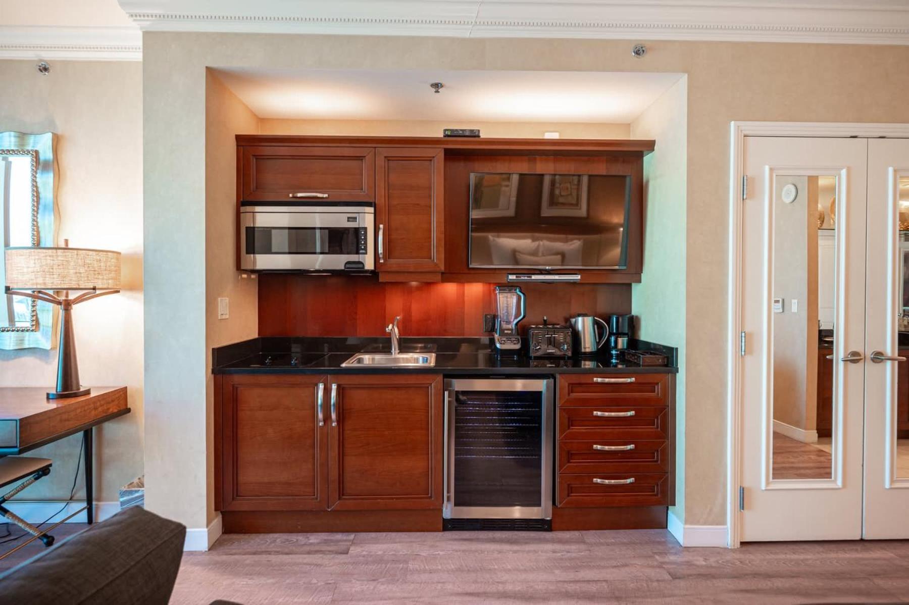 No Resort Fee Strip View Suite + Free Valet+ Pool Las Vegas Exterior photo