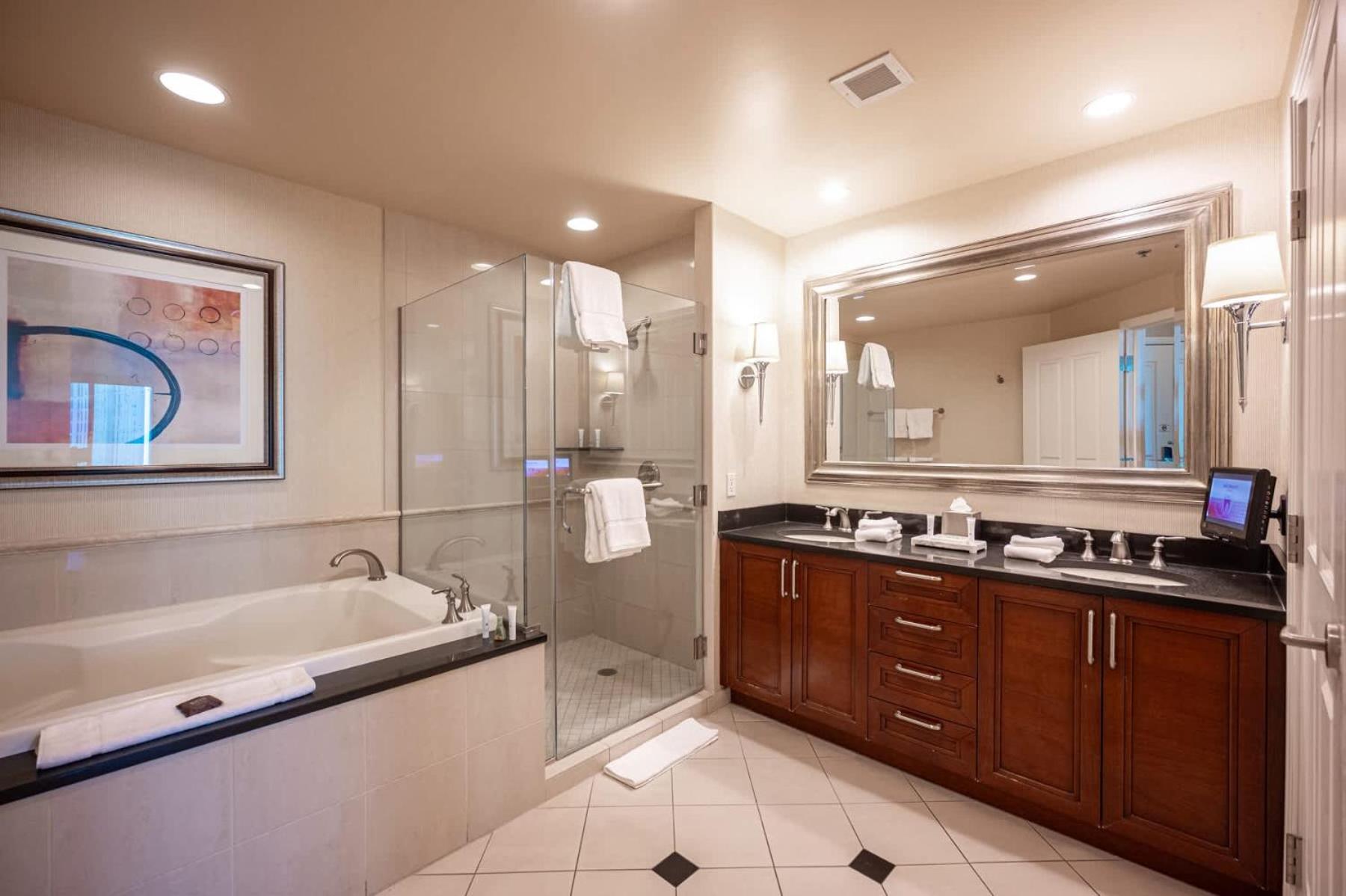 No Resort Fee Strip View Suite + Free Valet+ Pool Las Vegas Exterior photo
